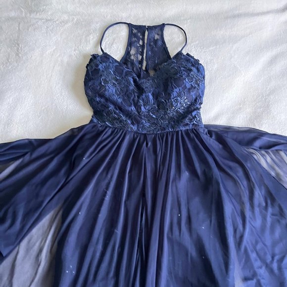 Gorgeous lace mini dress - Picture 10 of 16